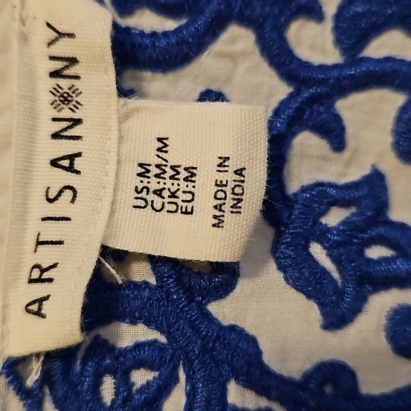 Artisan Ny White Tunic with Blue Embroidery - Picture 5 of 6